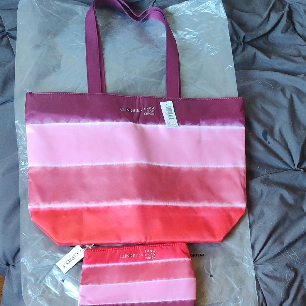 Clinique Gradient Pink and Red Tote Set-new